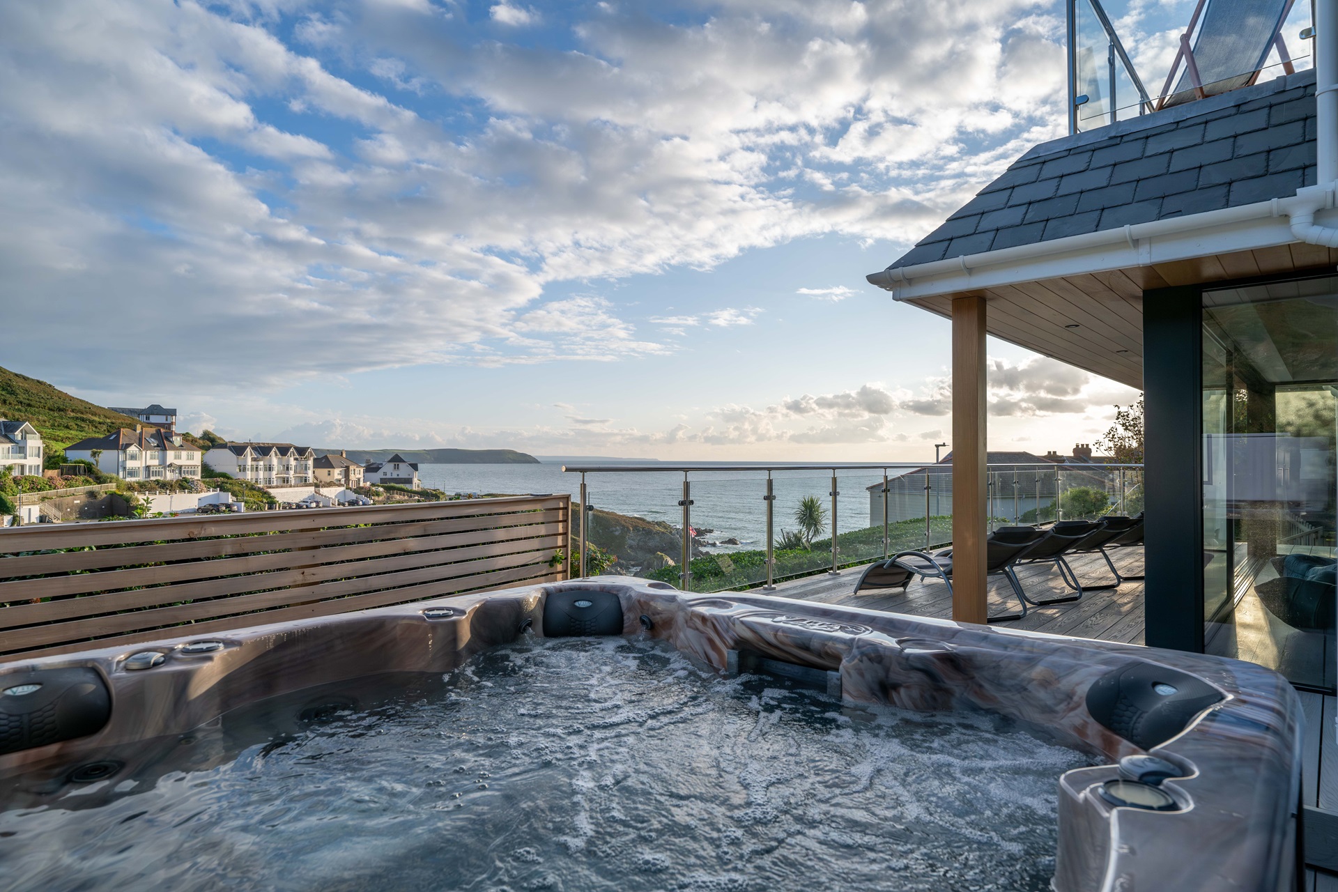 Hot tub with a sea view of Woolacombe bAY